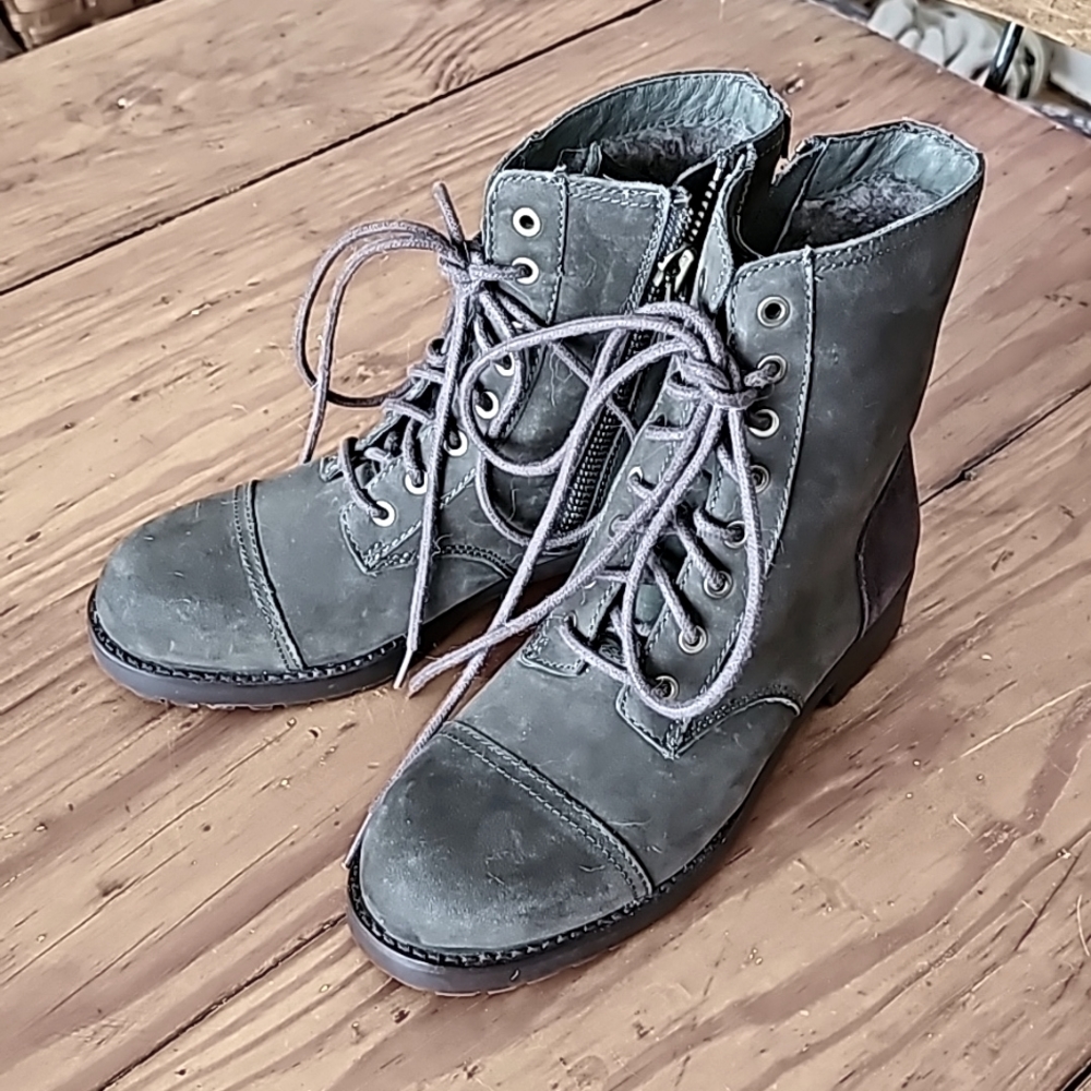 UGG Kilmer 6 1/2 olive boot NWOB